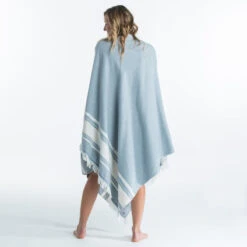 Serviette De Plage Poncho 190 X 190 Cm - Gris Bleu -Surf Fournitures Boutique serviette de plage poncho 190 x 190 cm gris bleu 2