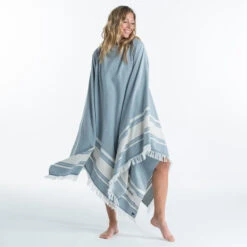 Serviette De Plage Poncho 190 X 190 Cm - Gris Bleu -Surf Fournitures Boutique serviette de plage poncho 190 x 190 cm gris bleu 8